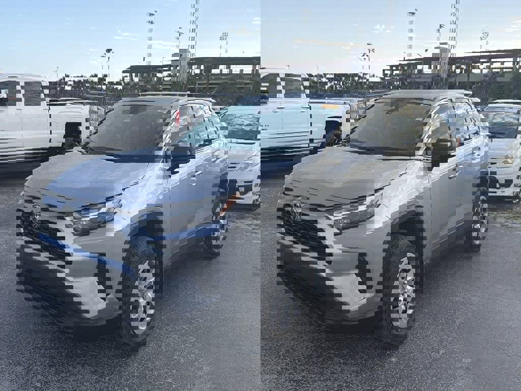 Used 2024 Toyota RAV4 LE image 8