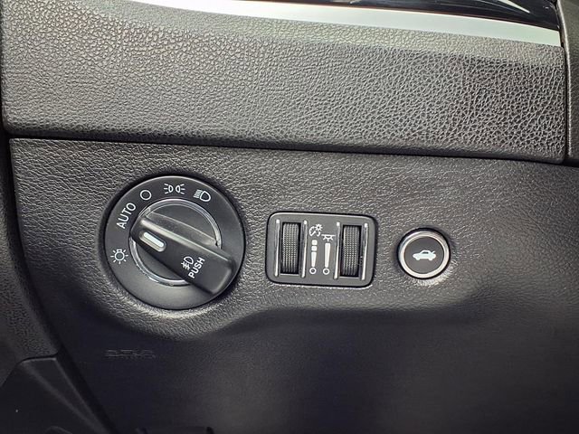 Used 2020 Chrysler 300 S RWD image 19