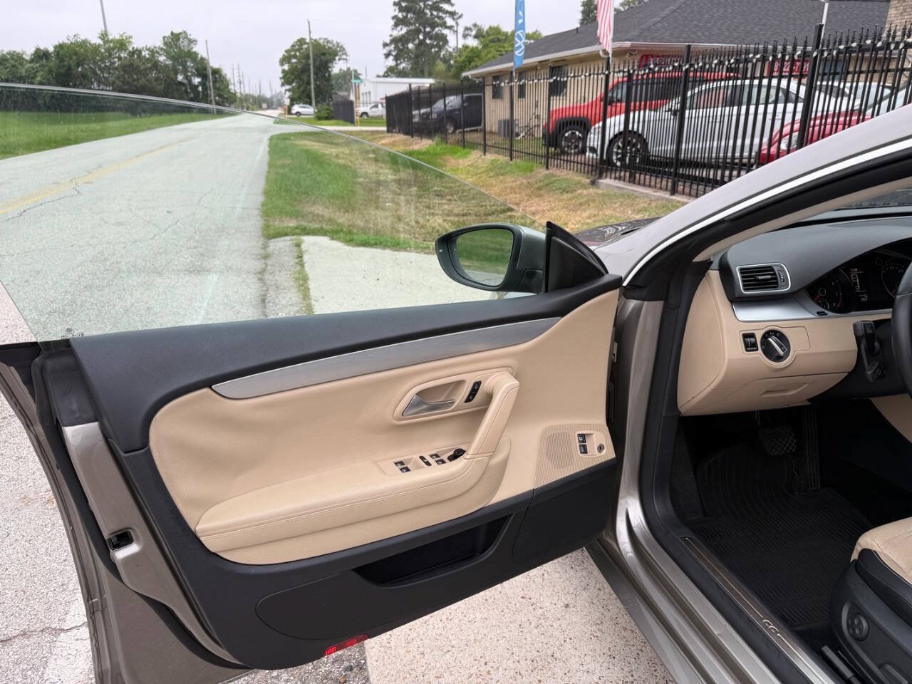 Used 2013 Volkswagen CC Sport FWD image 10