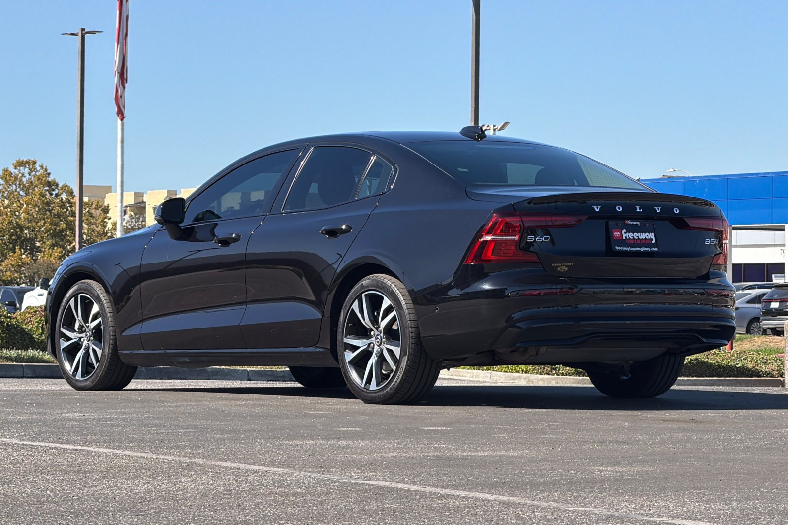 Used 2025 Volvo S60 B5 Plus AWD/4WD image 6