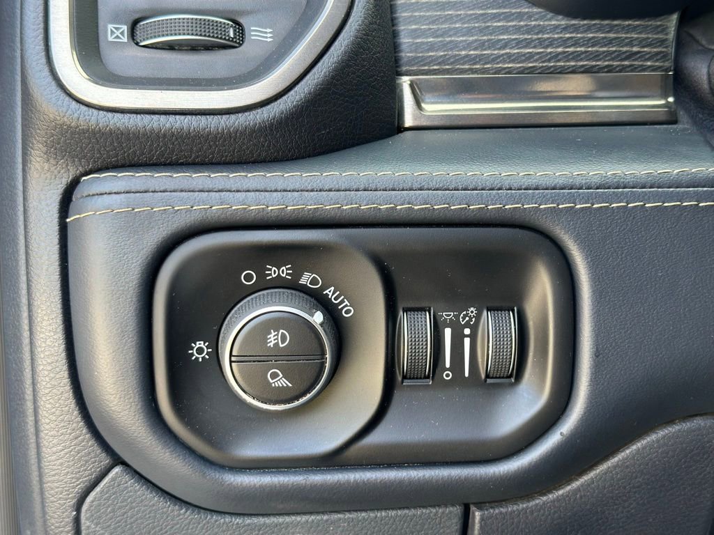 Used 2019 RAM 1500 Limited image 36