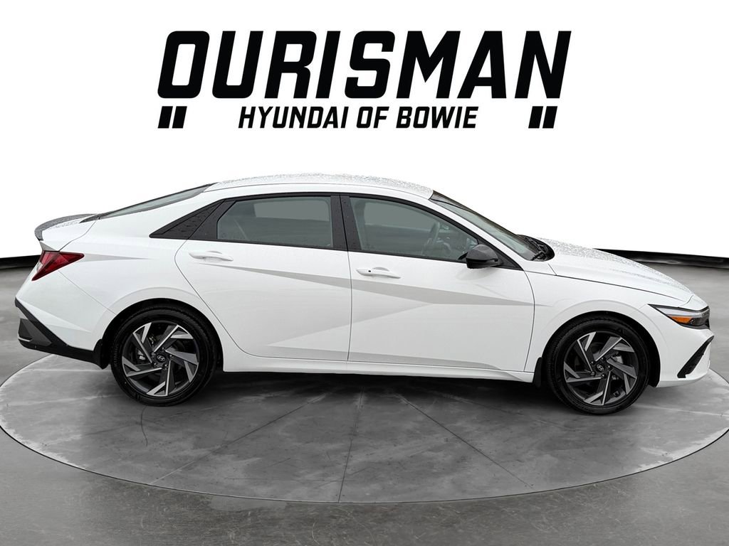 Certified 2025 Hyundai Elantra Sport image 7