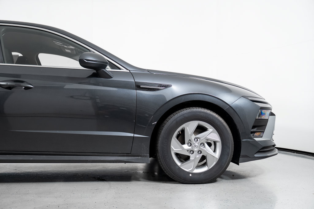 New 2026 Hyundai Sonata SE FWD image 4