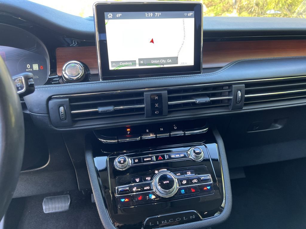 Used 2021 Lincoln Corsair Reserve w/ Equipment Group 201A image 25