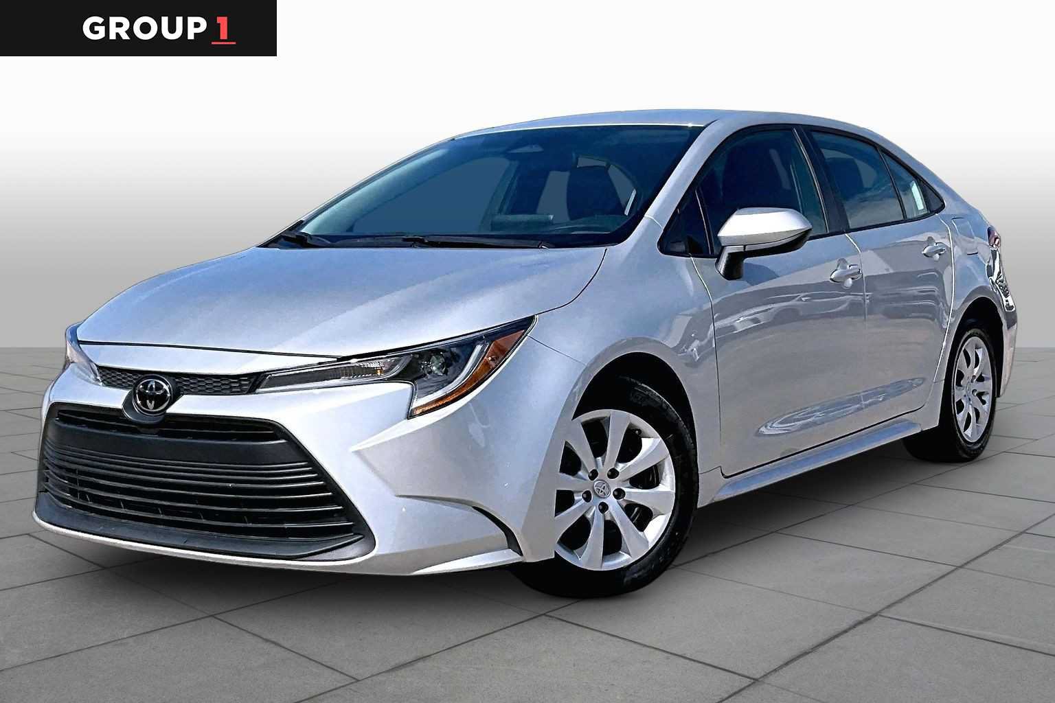 Used 2025 Toyota Corolla LE FWD image 1