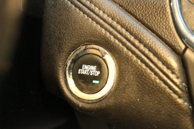 Used 2018 Chevrolet Cruze Premier FWD image 23