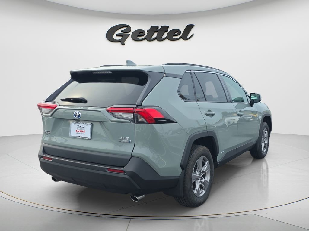 Used 2023 Toyota RAV4 XLE w/ Convenience Package AWD/4WD image 5