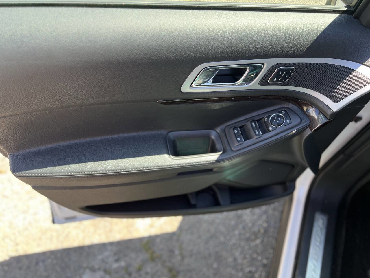 Used 2015 Ford Explorer Limited w/ Equipment Group 301A image 21