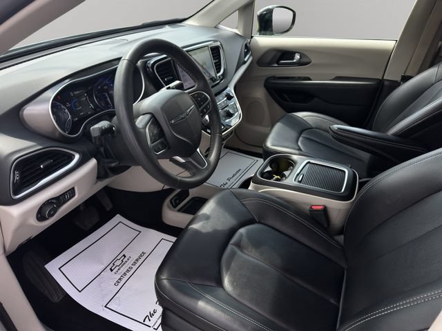 Used 2024 Chrysler Pacifica Touring-L FWD image 10