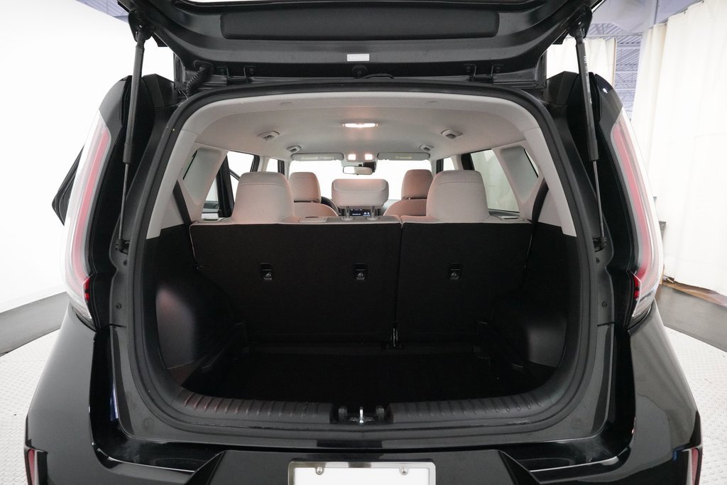Used 2023 Kia Soul LX w/ LX Technology Package image 10