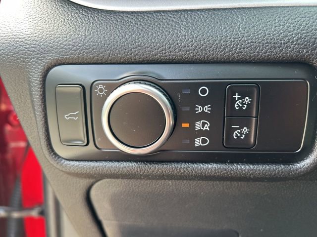 Used 2023 Ford Explorer XLT AWD/4WD image 30