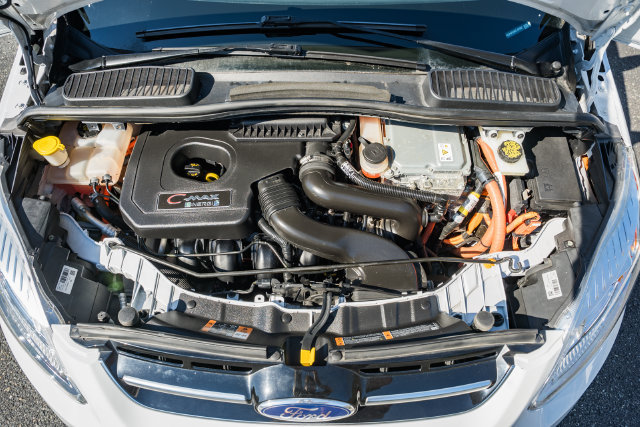 Used 2017 Ford C-MAX Energi Titanium FWD image 27