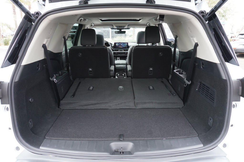 Certified 2026 Nissan Pathfinder SL w/ SL Premium Package AWD/4WD image 8