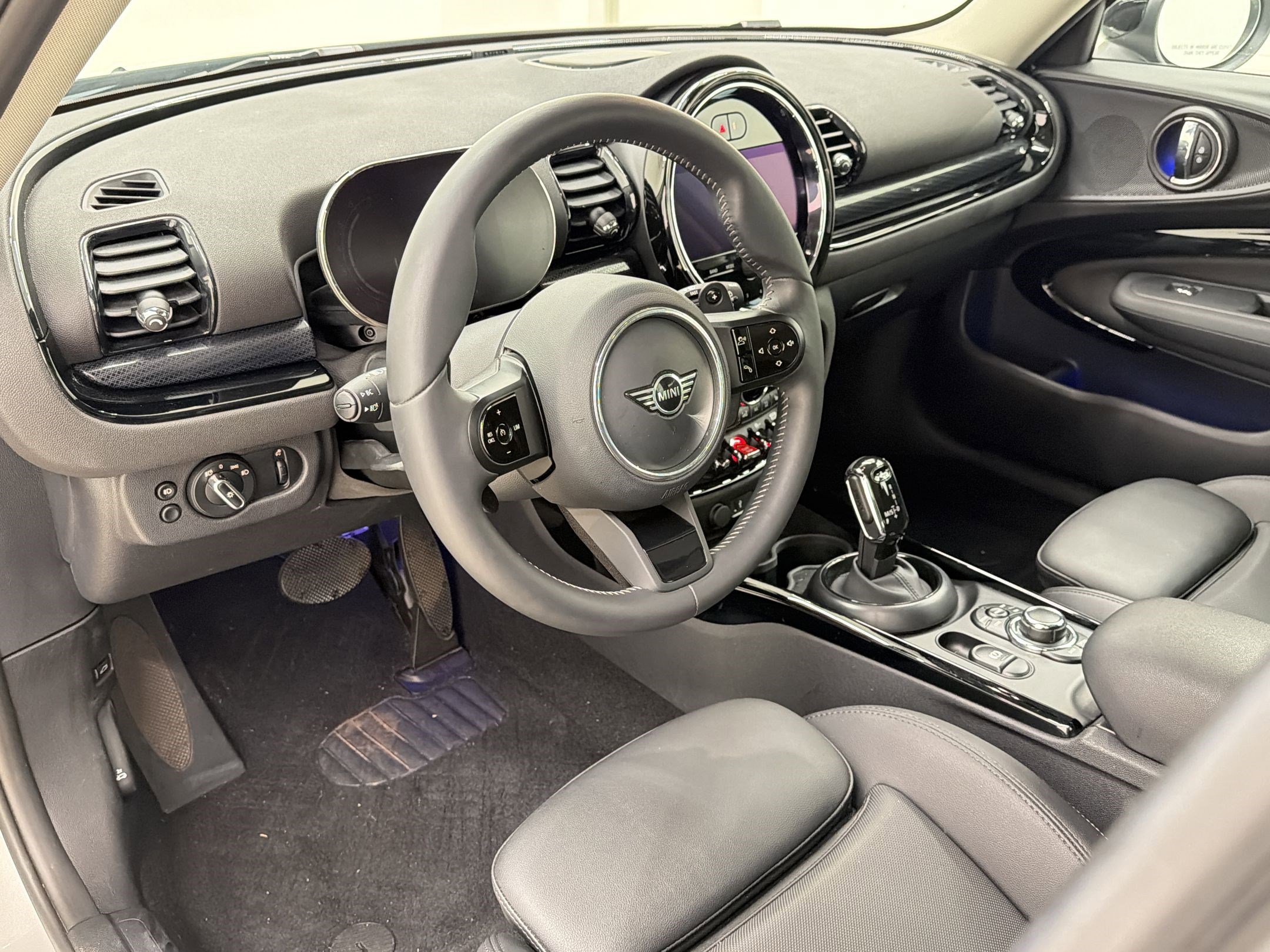 Certified 2024 MINI Cooper Clubman S FWD image 4