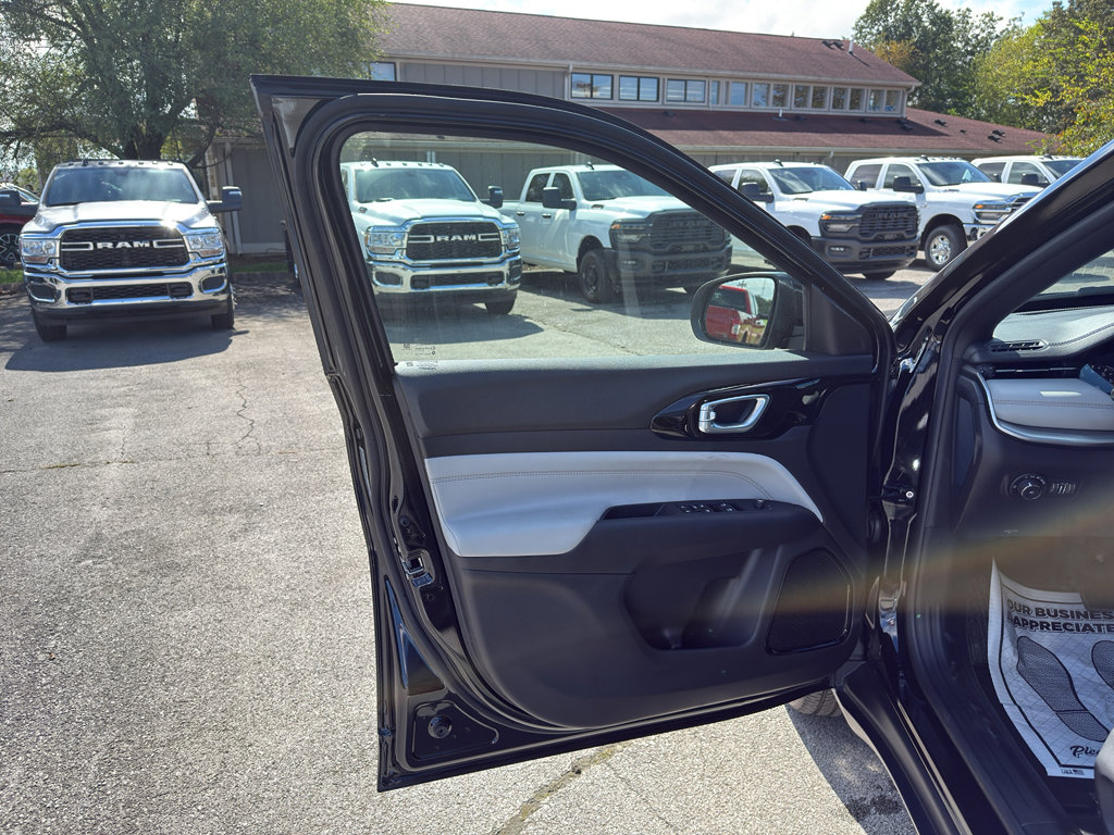 New 2026 Jeep Compass Limited image 16