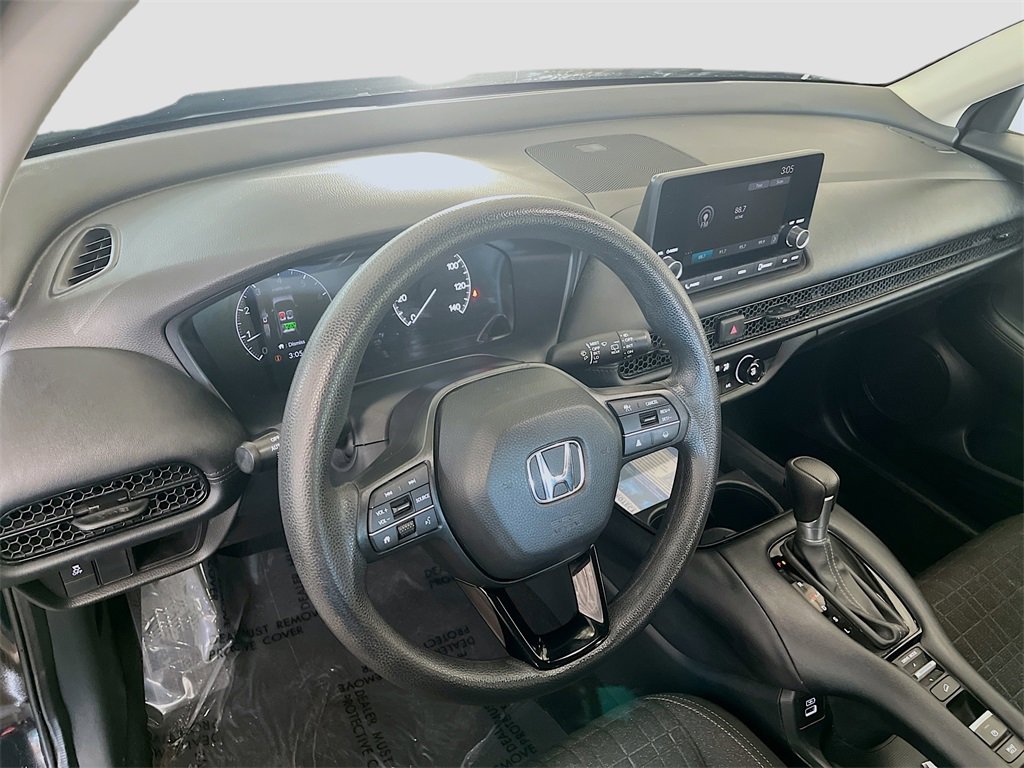 Used 2023 Honda HR-V LX image 9
