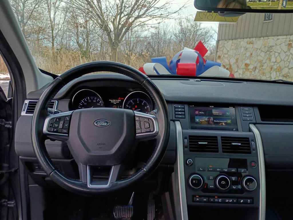 Used 2016 Land Rover Discovery Sport HSE image 18