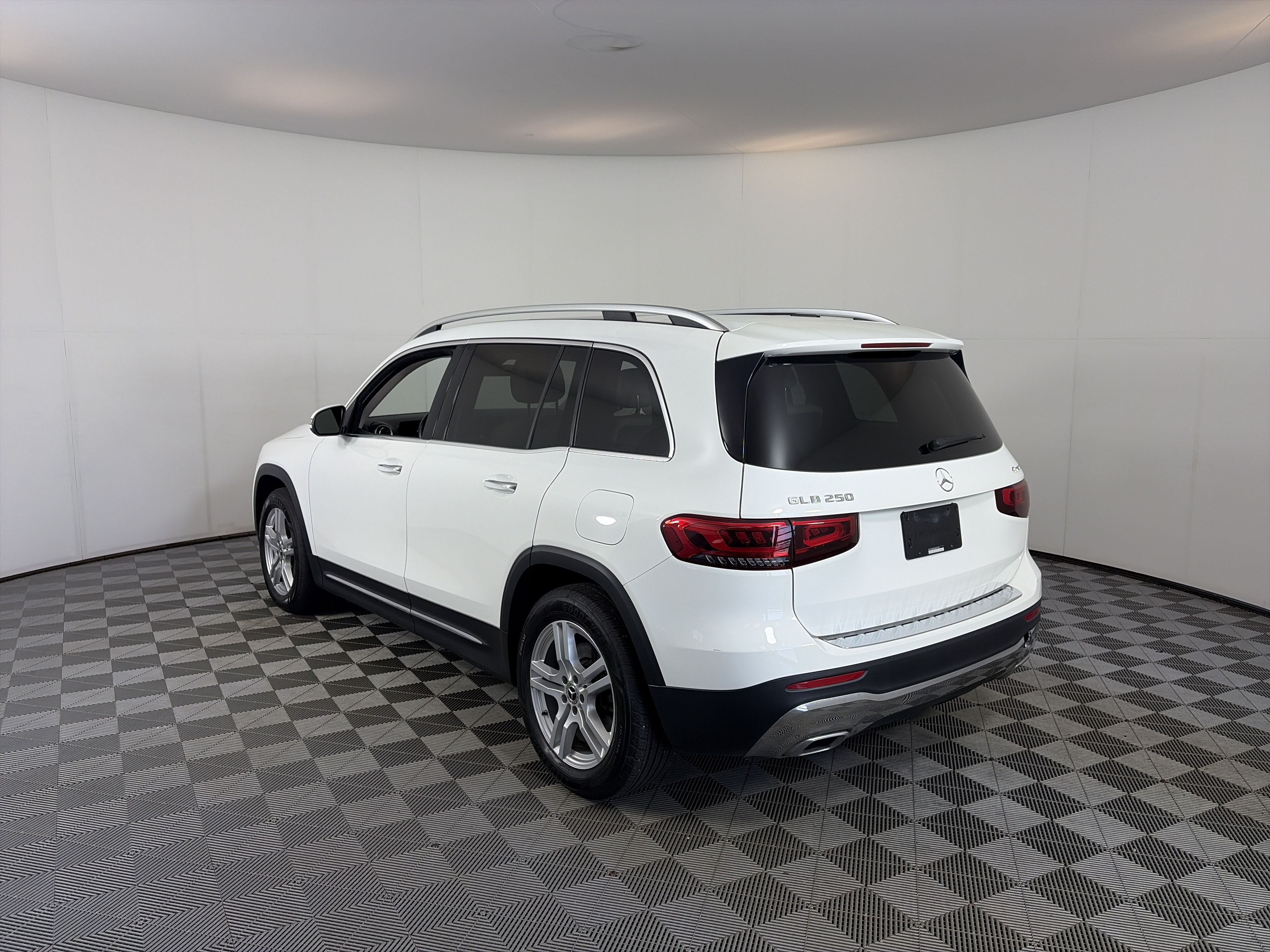 Certified 2022 Mercedes-Benz GLB 250 4MATIC image 8