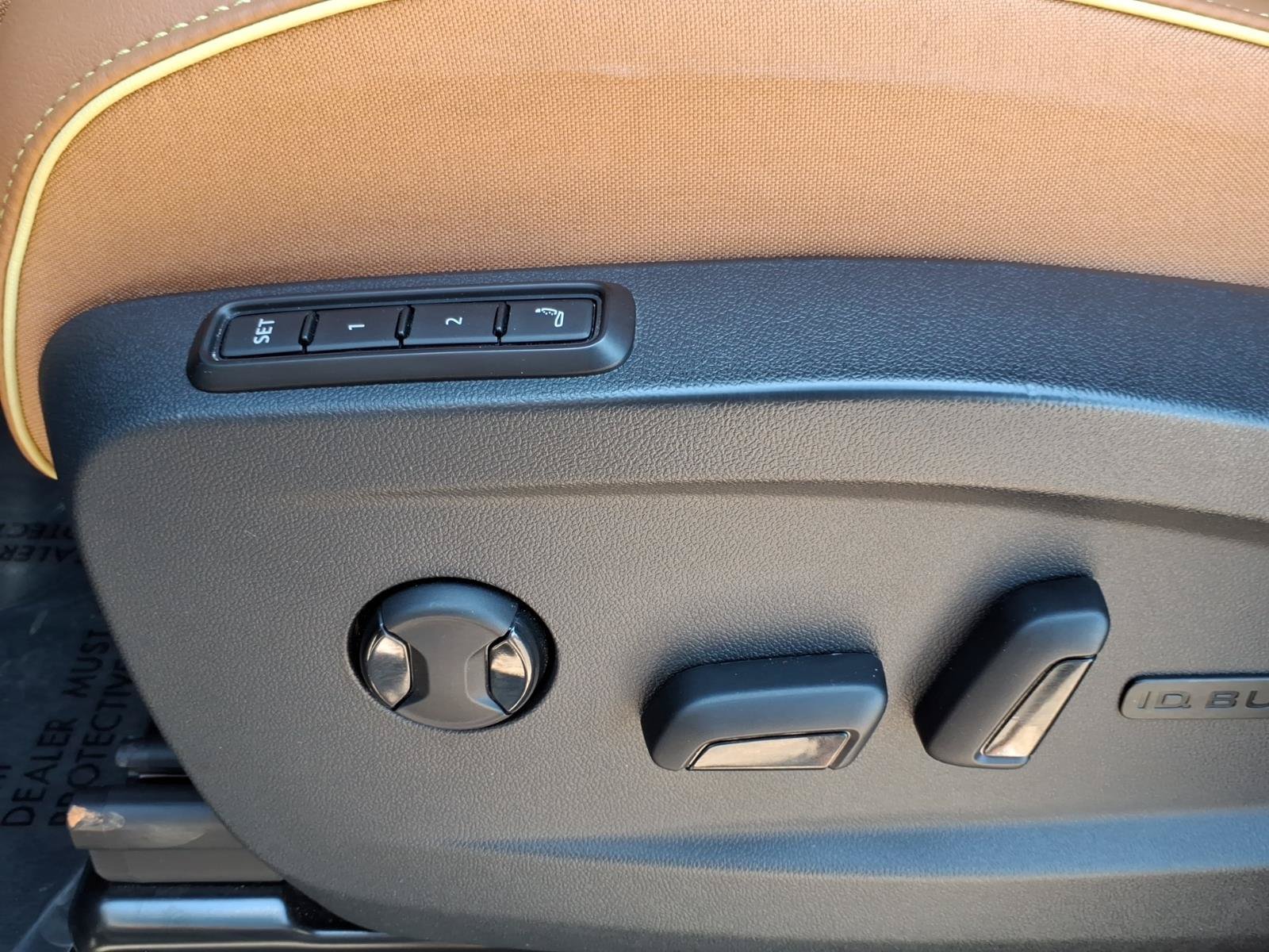 Certified 2025 Volkswagen ID. Buzz Pro S RWD image 21
