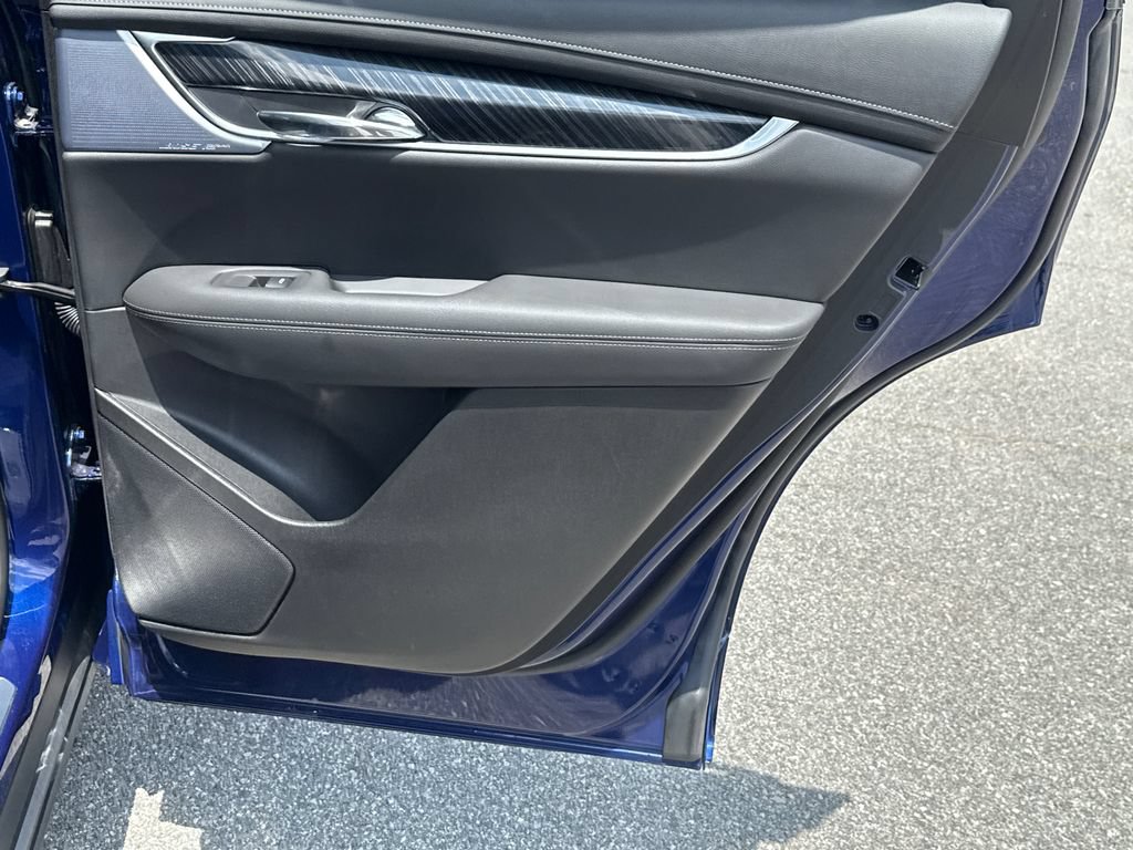 Certified 2025 Cadillac XT6 Premium Luxury FWD image 16