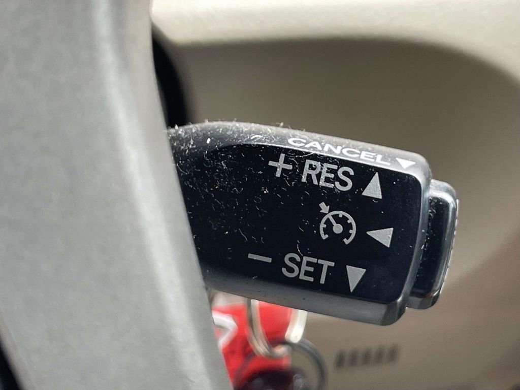 Used 2009 Toyota Camry LE FWD image 30