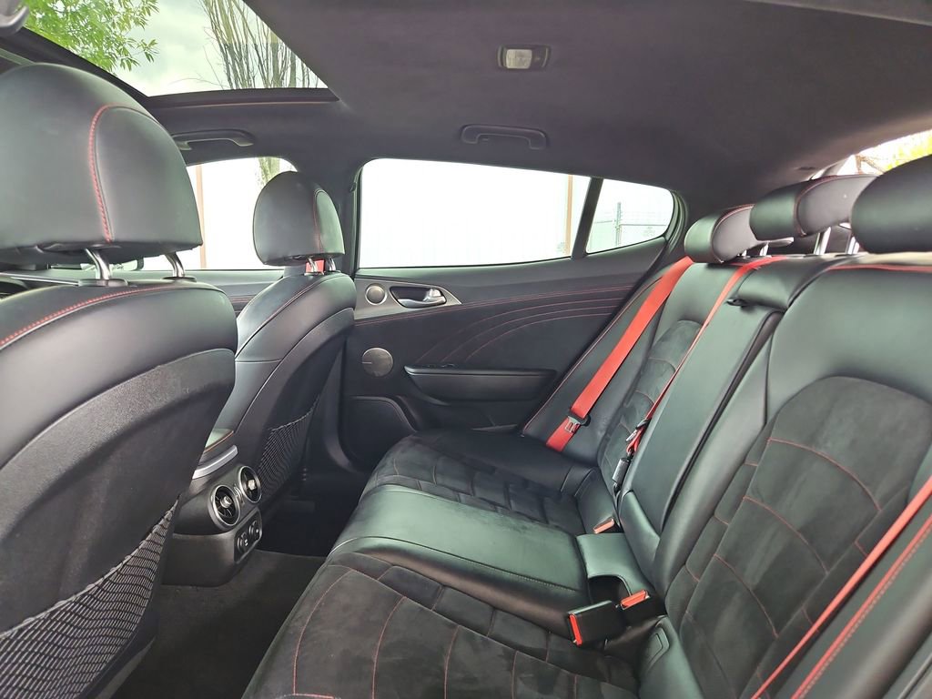 Used 2022 Kia Stinger GT2 image 31