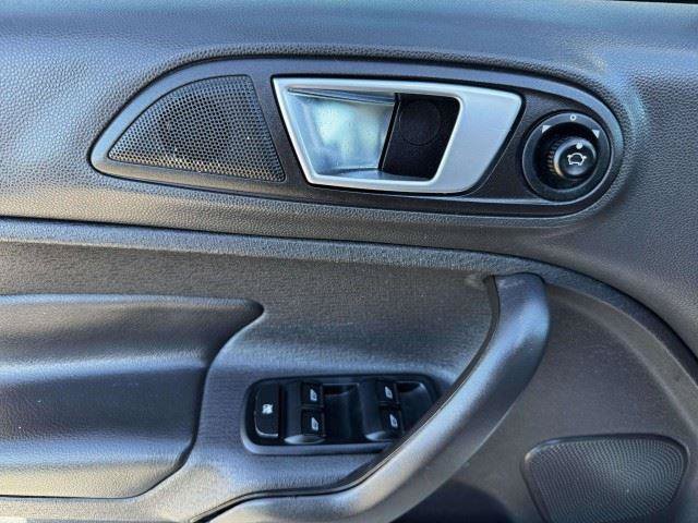 Used 2014 Ford Fiesta Titanium FWD image 19