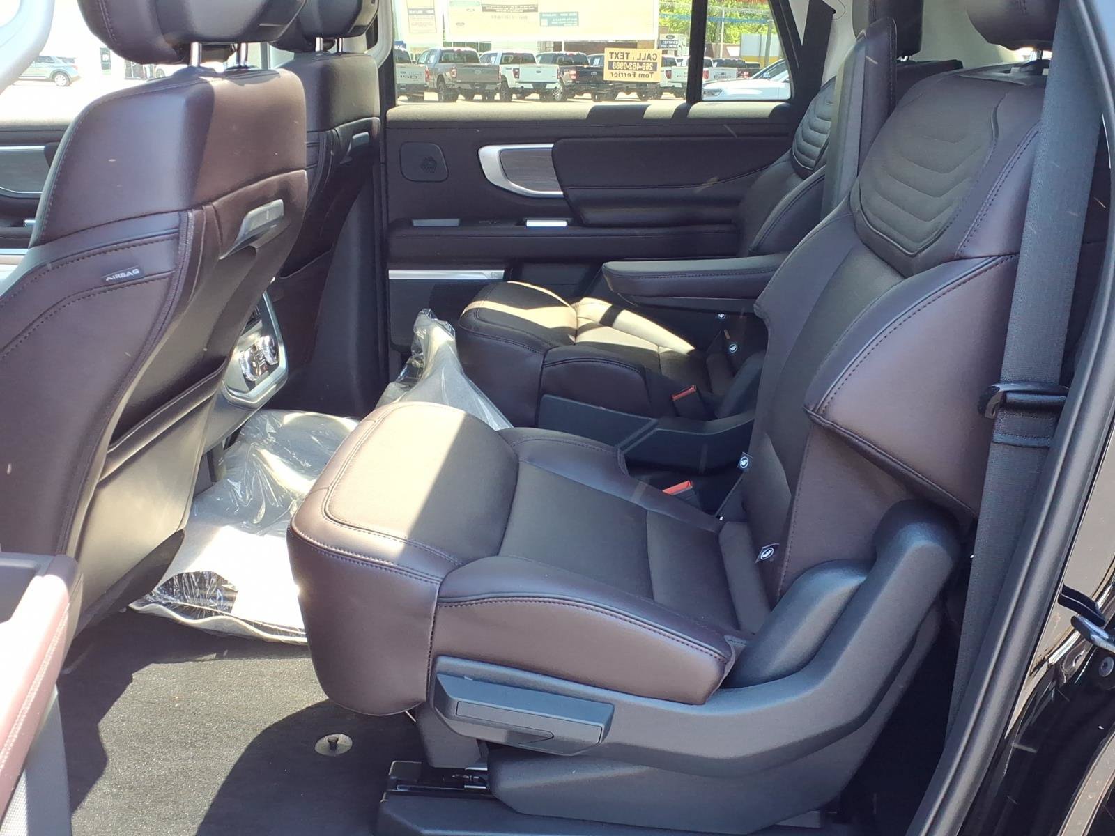 New 2026 Ford Expedition Max Platinum w/ Platinum Ultimate Package AWD/4WD image 6