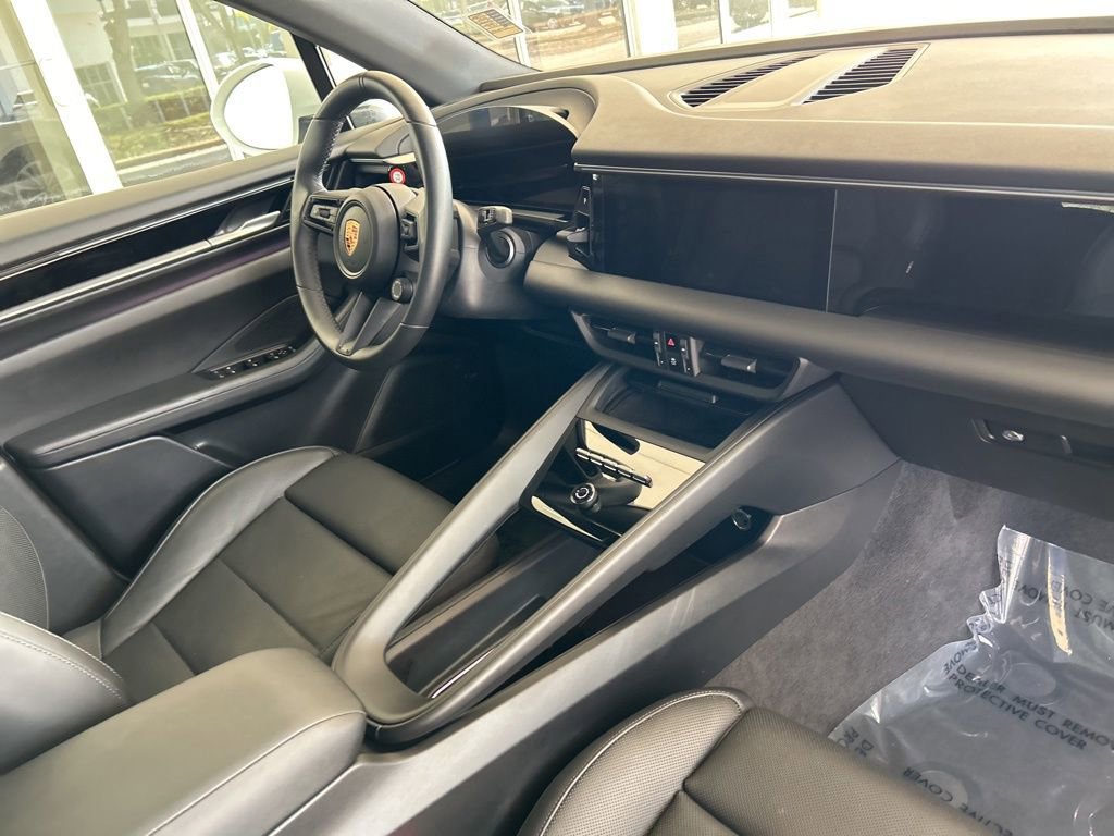 Used 2025 Porsche Macan Electric image 21