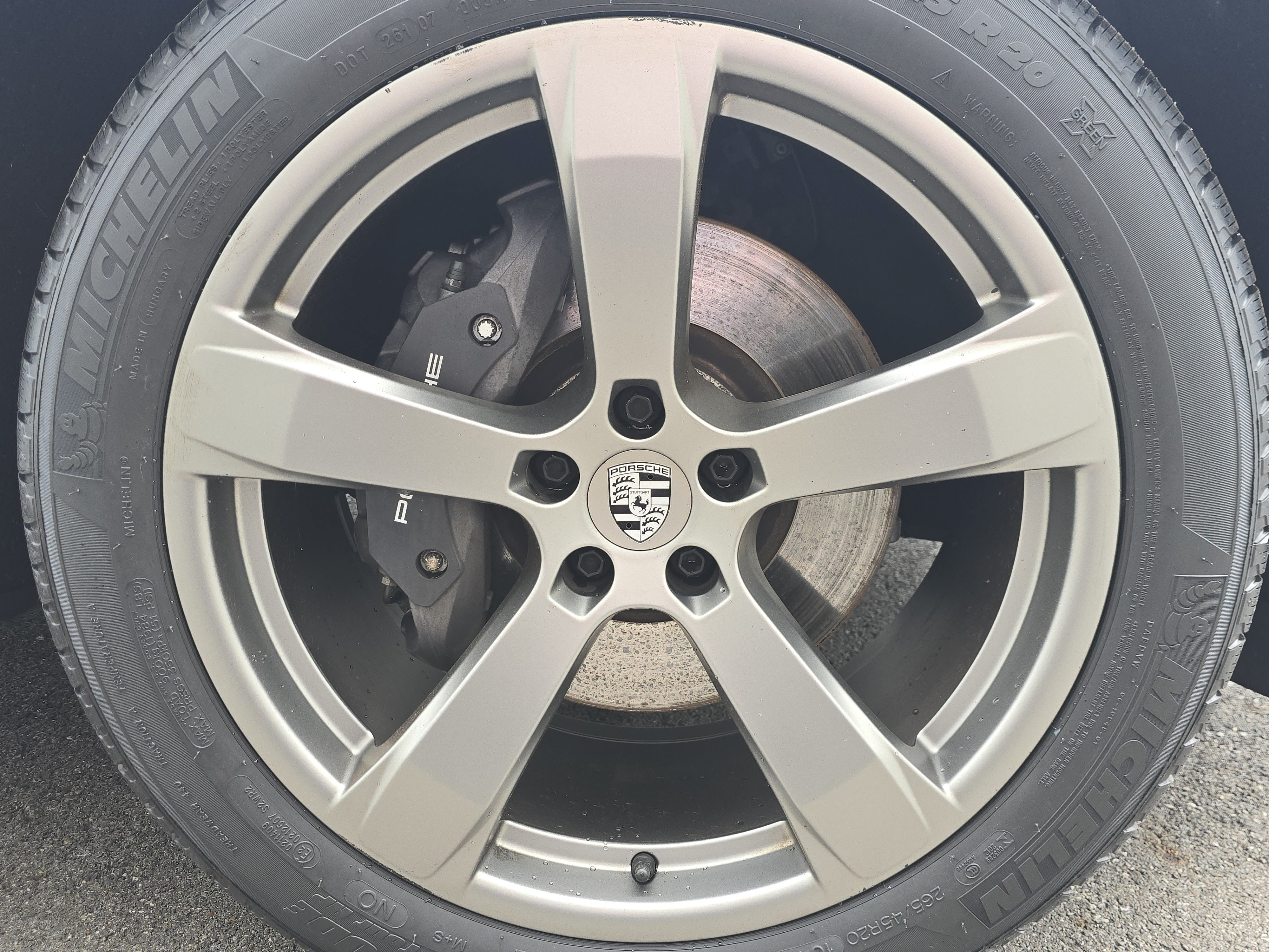 Certified 2023 Porsche Macan AWD/4WD image 16