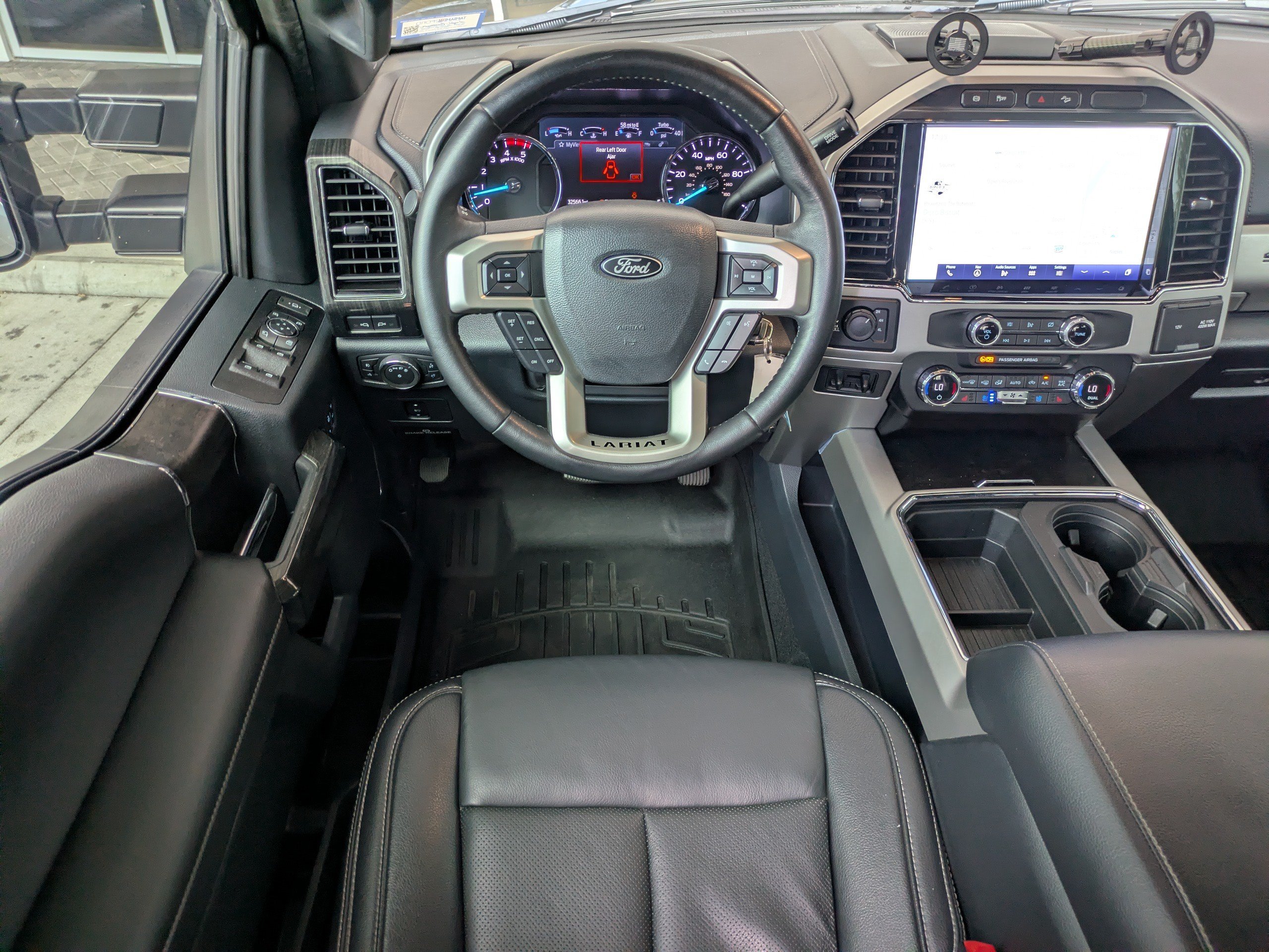 Used 2022 Ford F250 Lariat w/ Black Appearance Package AWD/4WD image 16