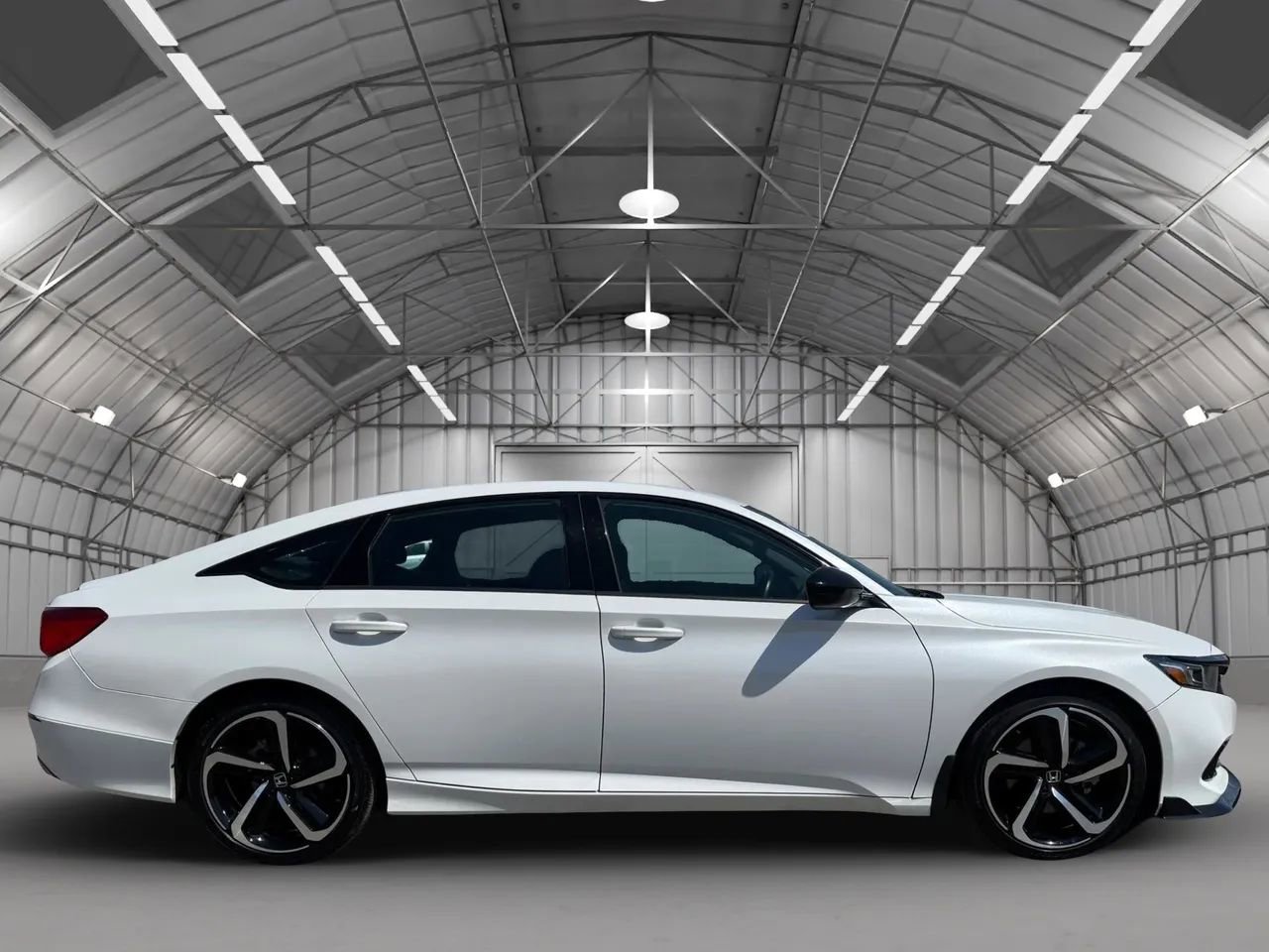 Used 2022 Honda Accord Sport image 3