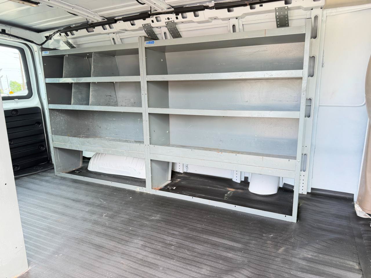 Used 2019 GMC Savana 3500 RWD image 31