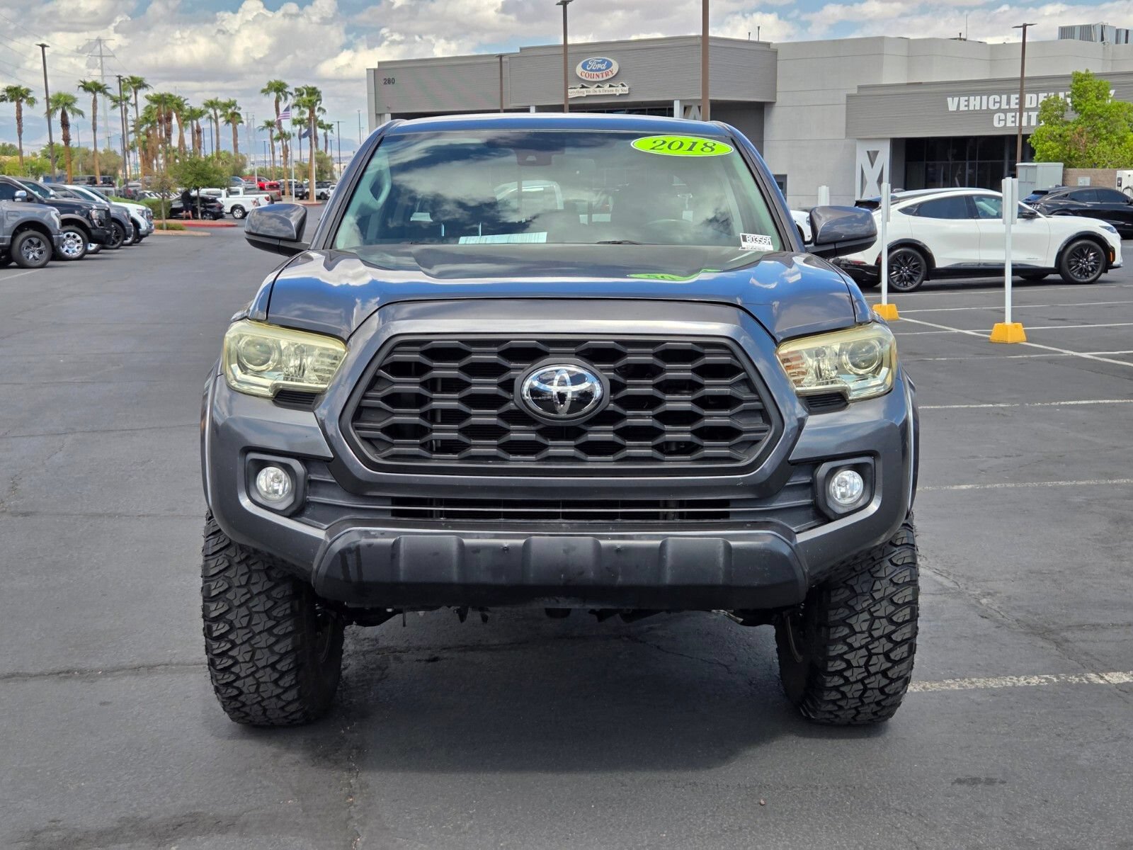 Used 2018 Toyota Tacoma SR5 RWD image 8