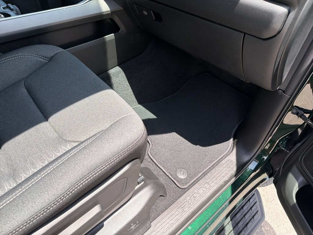New 2026 RAM 1500 Express AWD/4WD image 40