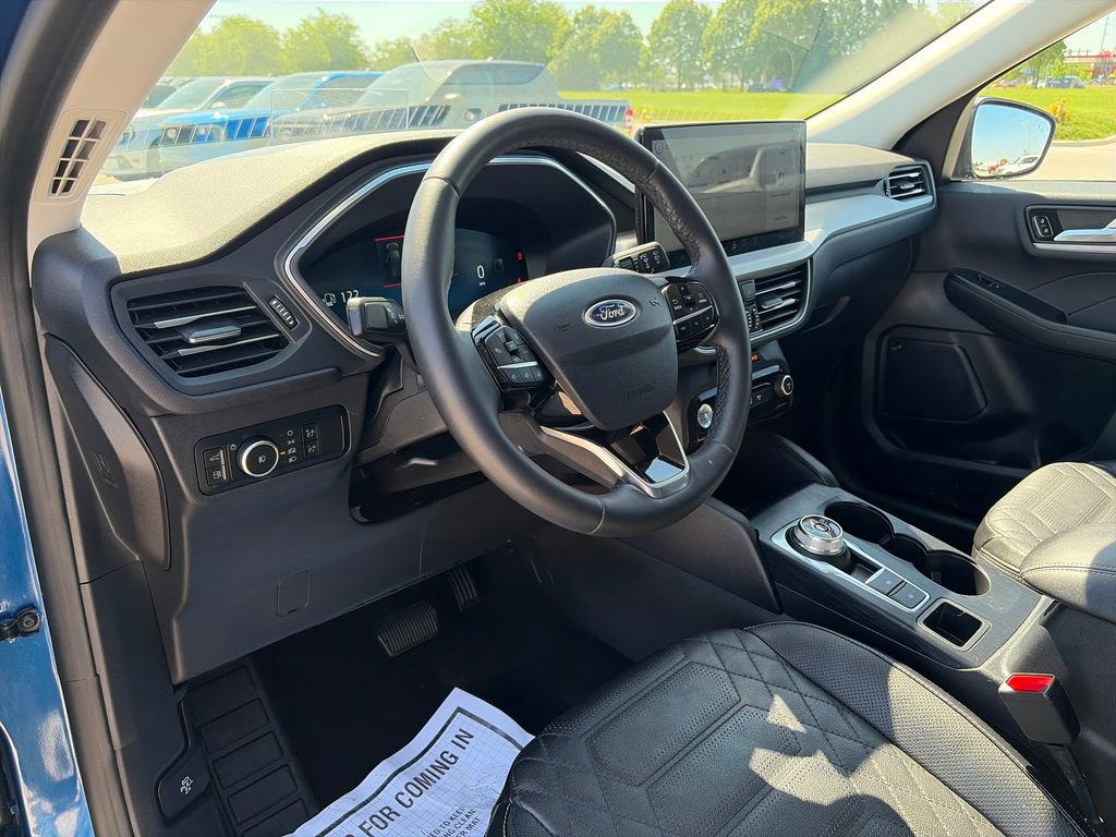 Used 2023 Ford Escape Platinum w/ Premium Technology Package AWD/4WD image 15