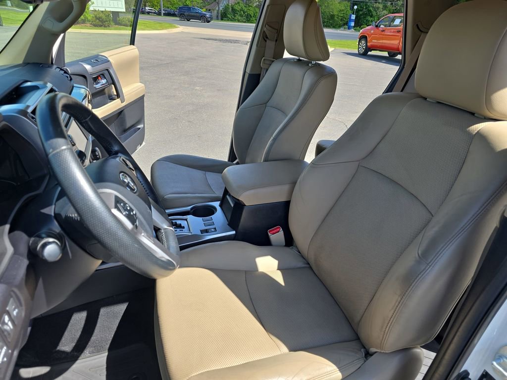 Used 2014 Toyota 4Runner Limited AWD/4WD image 17