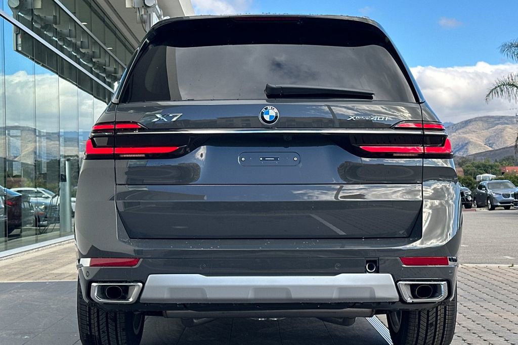 New 2026 BMW X7 xDrive40i w/ Premium Package image 4