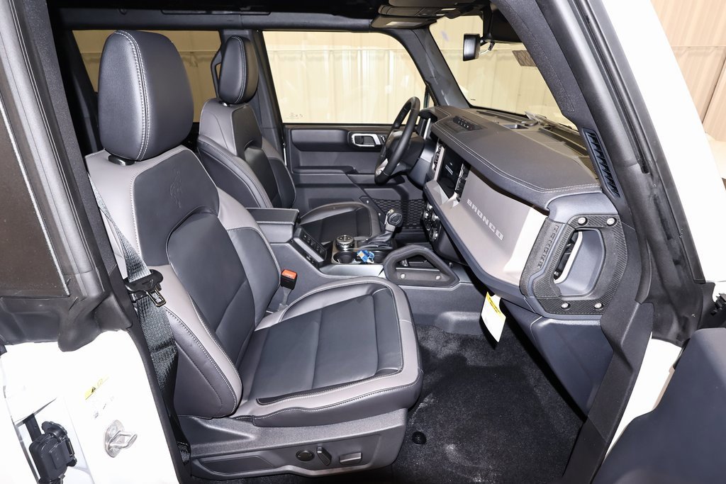 New 2025 Ford Bronco Outer Banks w/ Sasquatch Package image 14