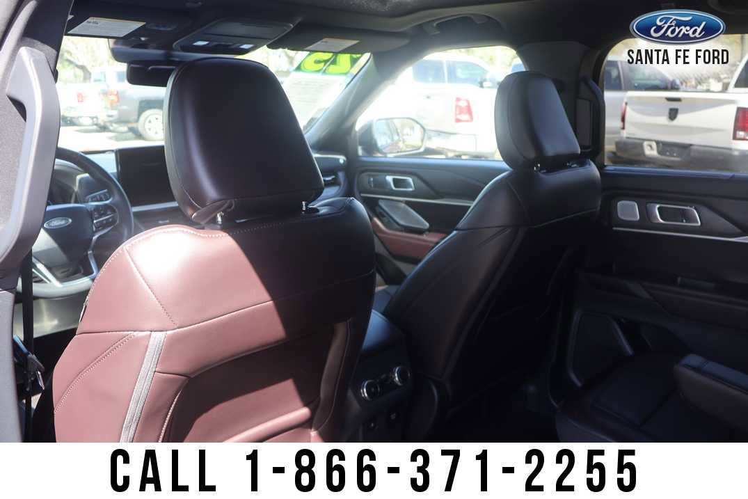 Used 2025 Ford Explorer Platinum image 14