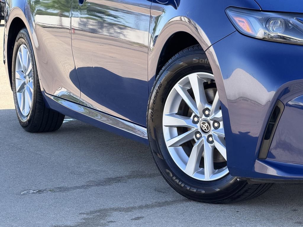 Used 2025 Toyota Camry LE FWD image 12