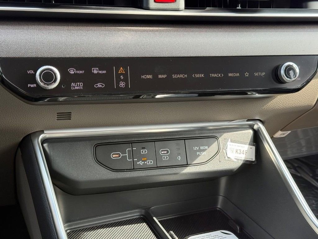 New 2026 Kia Carnival EX image 15