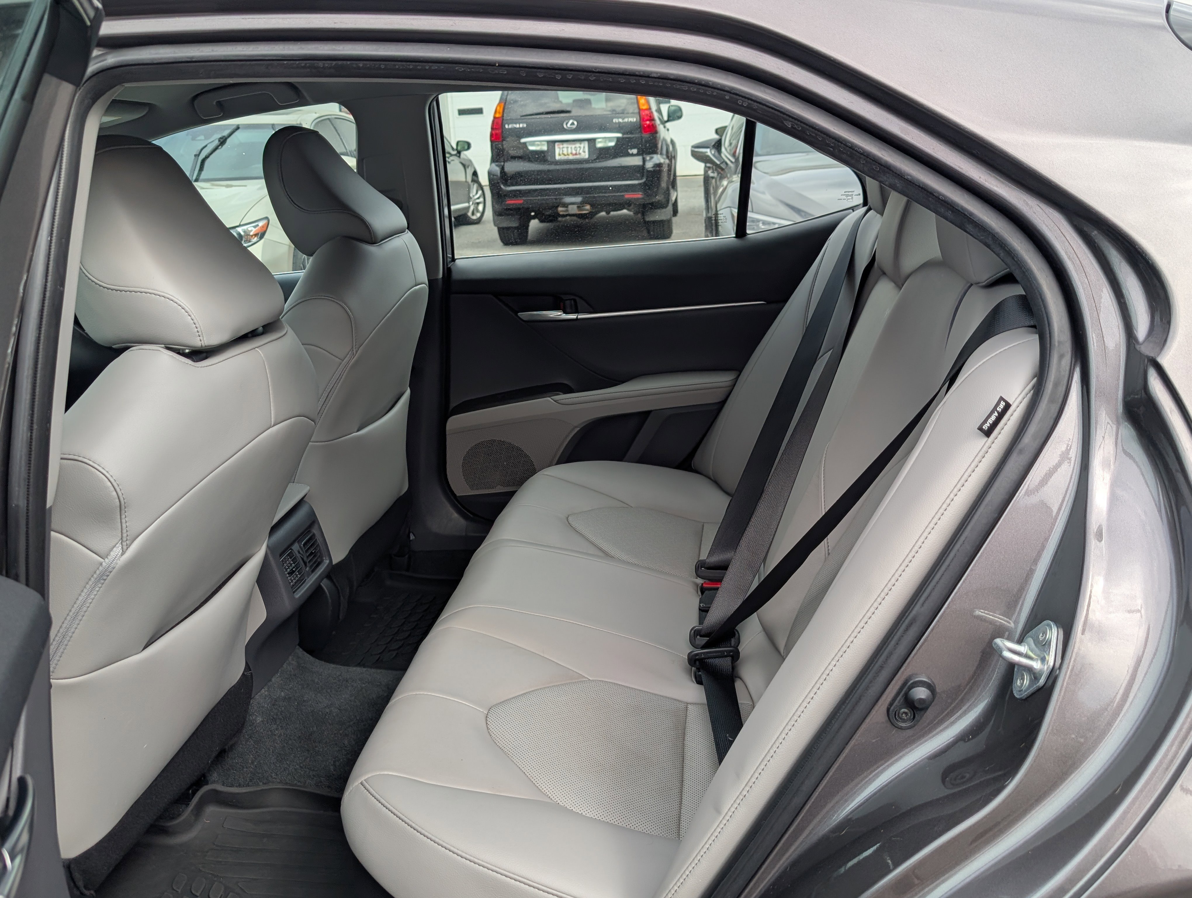 Used 2022 Toyota Camry XLE image 14