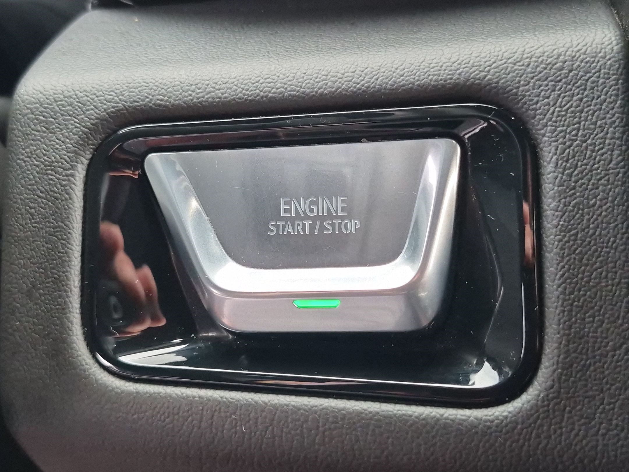 Used 2025 GMC Yukon XL Denali AWD/4WD image 19