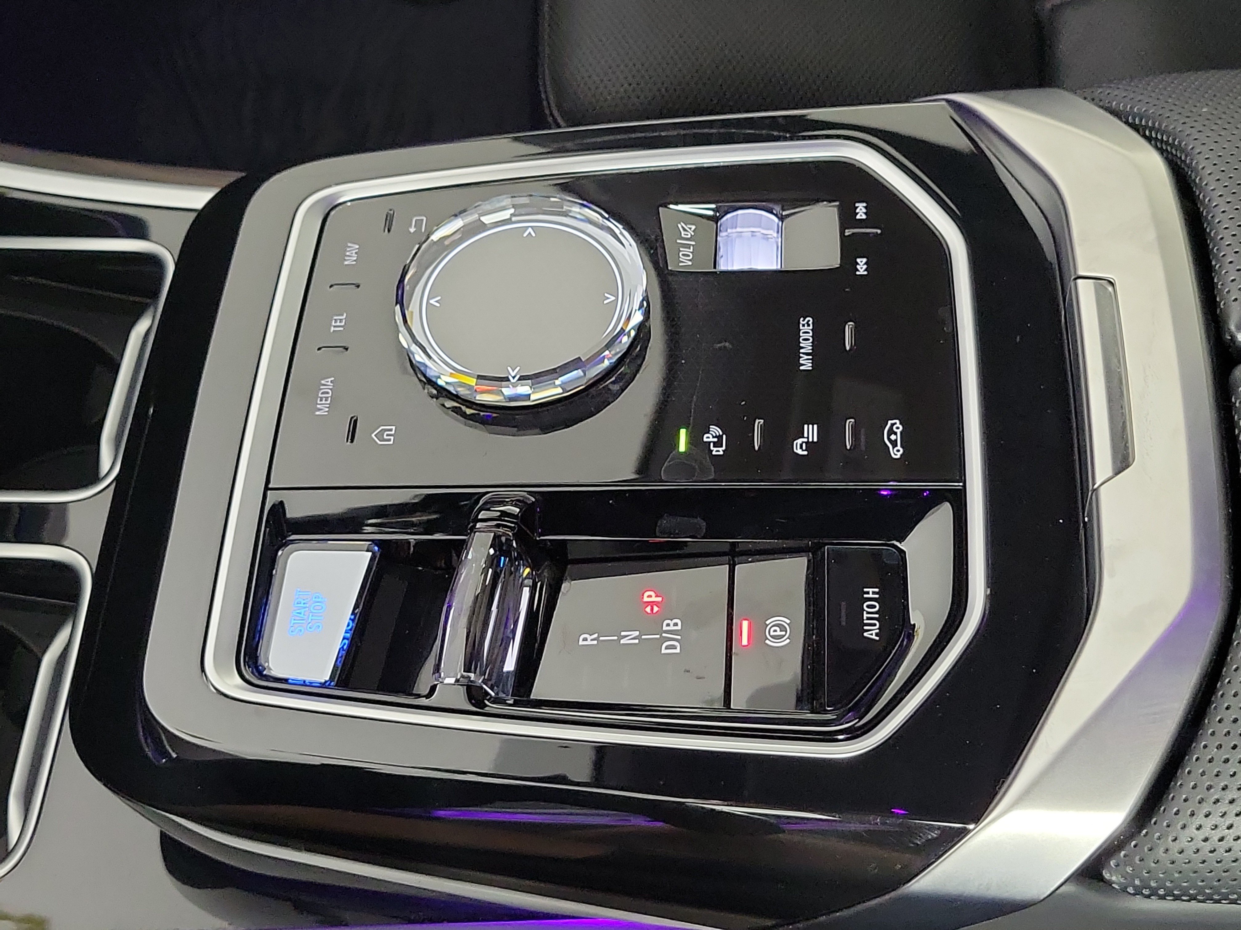 Certified 2024 BMW i7 xDrive60 w/ Executive Package AWD/4WD image 22