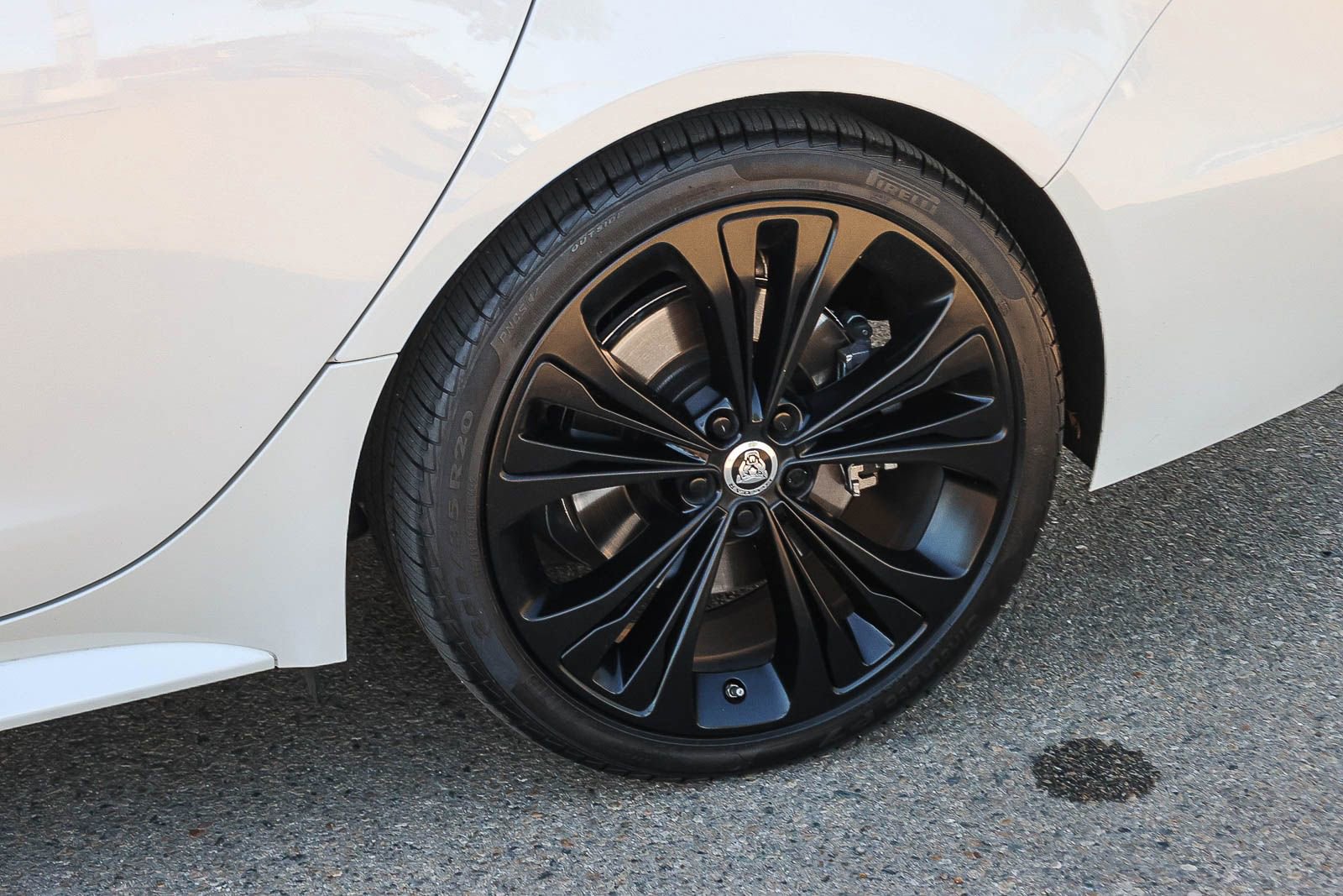 Used 2024 Jaguar XF R-Dynamic SE image 10