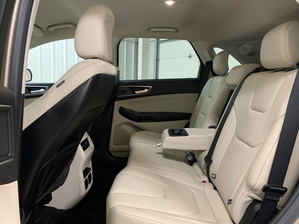 Used 2020 Ford Edge Titanium FWD image 16