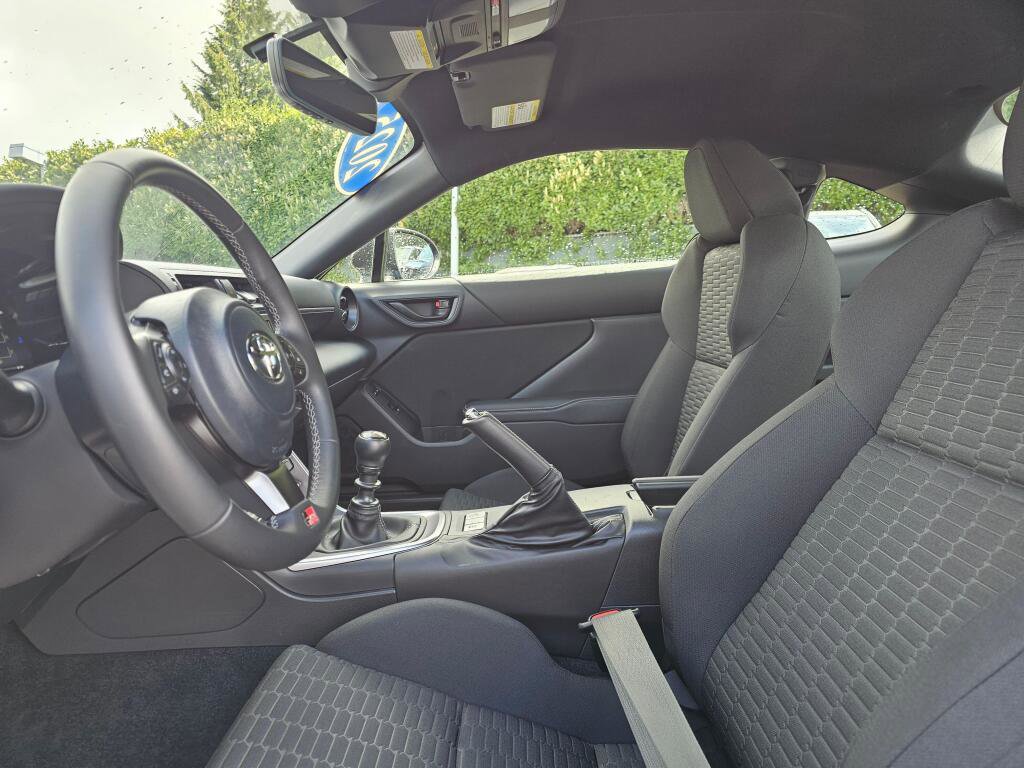 Used 2025 Toyota GR86 w/ ALL Weather Mat Package (TMS) RWD image 19