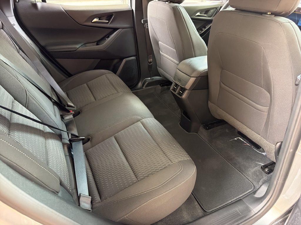 Used 2026 Chevrolet Equinox LT FWD image 31