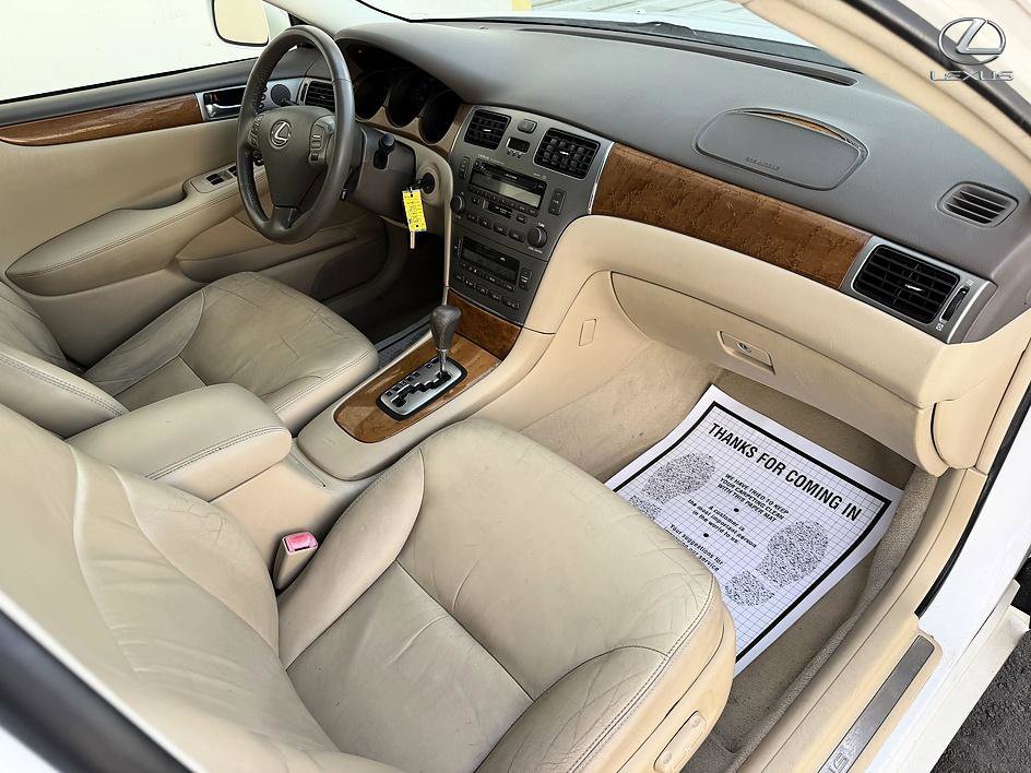 Used 2005 Lexus ES 330 FWD image 13